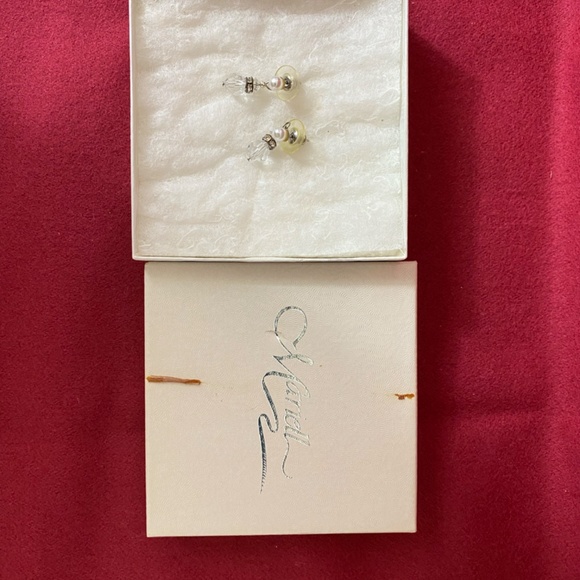 Crystal and Pearl 1" Dangle Post Earring Set. Perfect for Weddings. 2002 - Picture 10 of 15